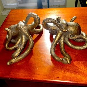 Octopi table pieces